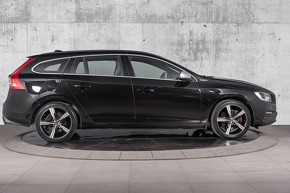 Volvo V60 9 of 30