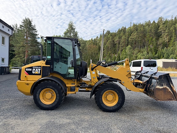 Cat 908 M 7 of 13