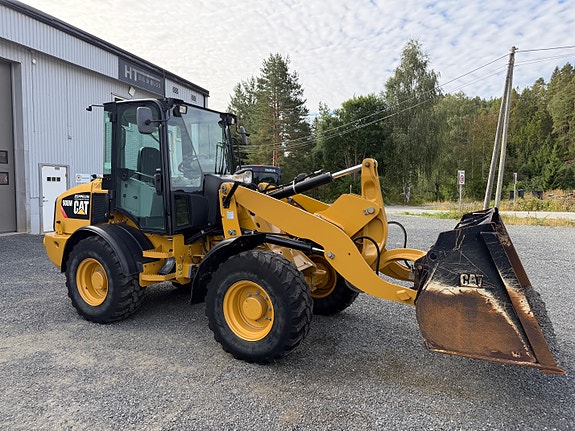Cat 908 M 8 of 13