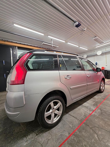 Citroen C4 Picasso 5 of 26