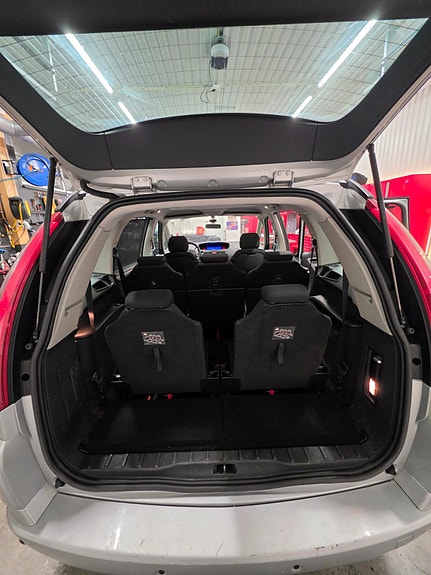 Citroen C4 Picasso 24 of 26