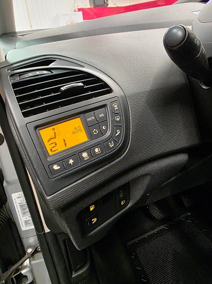 Citroen C4 Picasso 12 of 26
