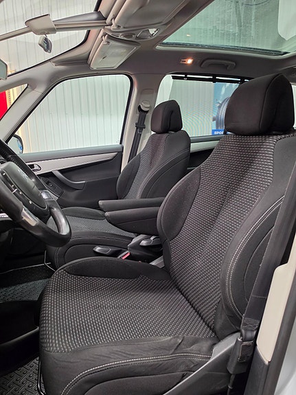 Citroen C4 Picasso 11 of 26
