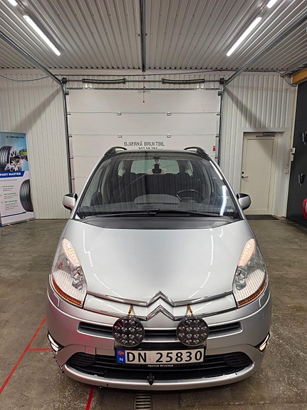 Citroen C4 Picasso 9 of 26