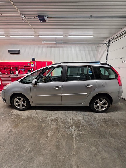 Citroen C4 Picasso 2 of 26