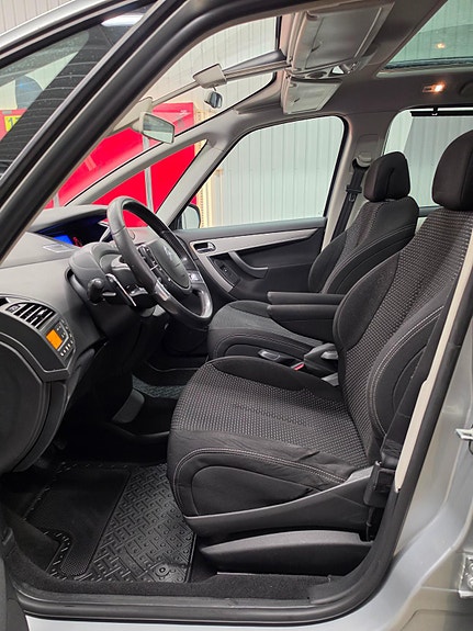 Citroen C4 Picasso 10 of 26