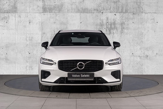 Volvo V60 4 of 30