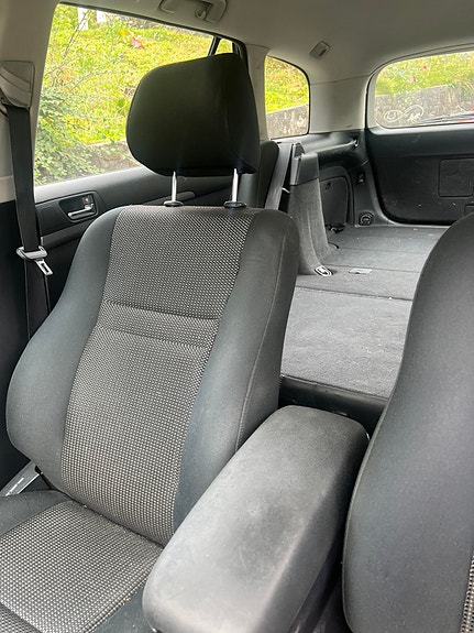 Toyota Avensis 9 of 12