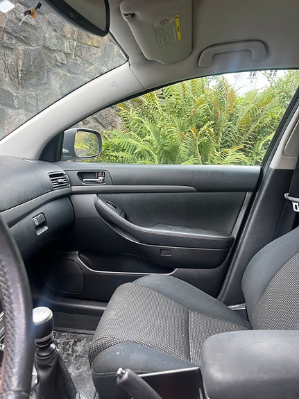 Toyota Avensis 7 of 12