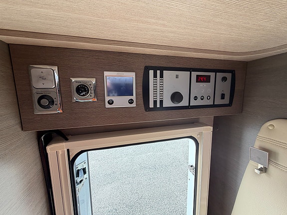 Pilote Bavaria I742XLC 3,0 ltr, automat,Alde, queenbed 15 of 16