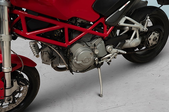 Ducati Monster 1000 3 of 24