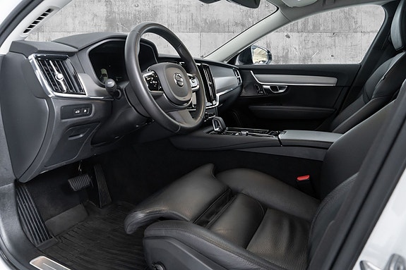 Volvo V90 12 of 30