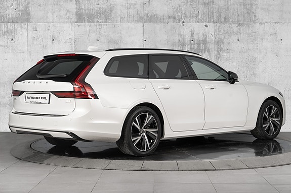 Volvo V90 10 of 30
