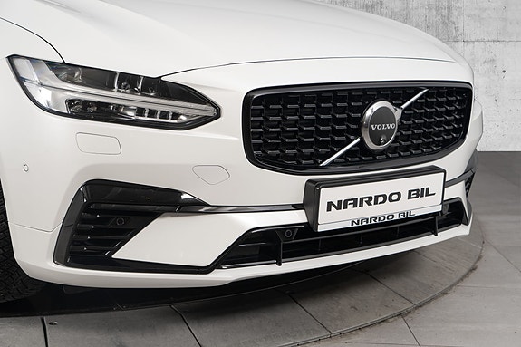 Volvo V90 2 of 30