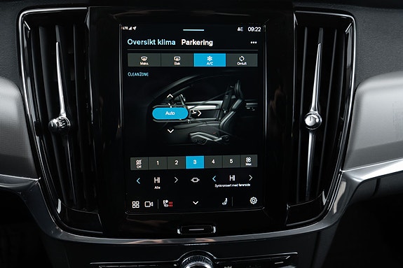 Volvo V90 26 of 30