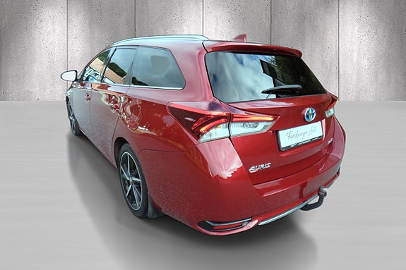 Toyota Auris 3 of 30
