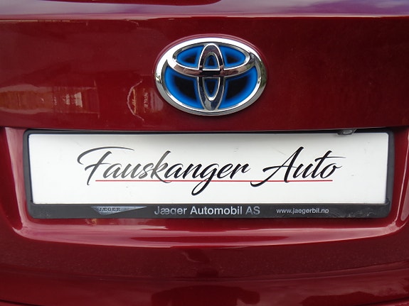 Toyota Auris 6 of 30
