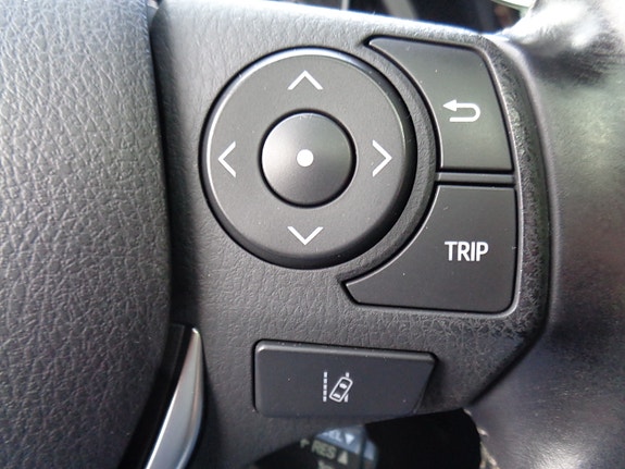 Toyota Auris 24 of 30