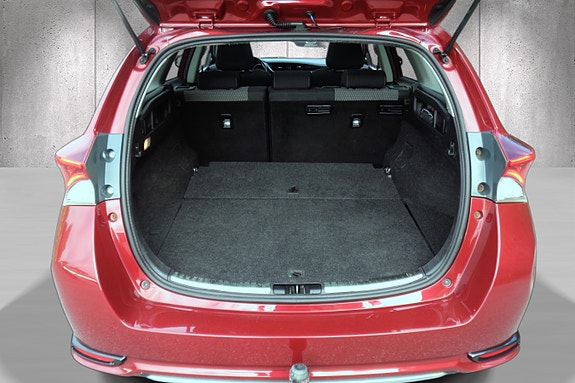 Toyota Auris 19 of 30