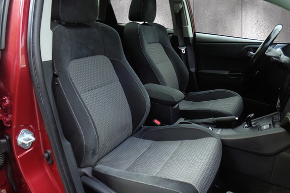 Toyota Auris 15 of 30