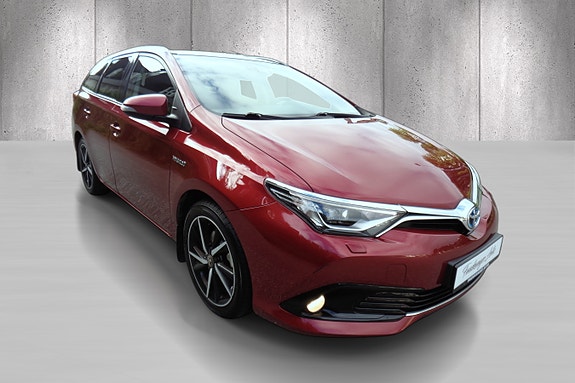 Toyota Auris 9 of 30