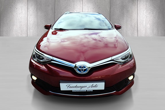 Toyota Auris 10 of 30
