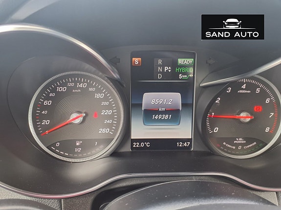 Mercedes-Benz GLC350 e 14 of 26