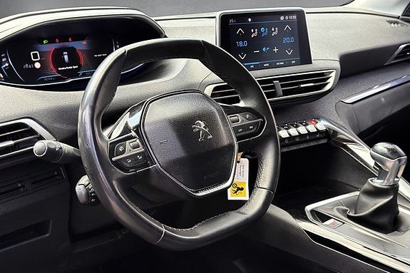 Peugeot 5008 18 of 30