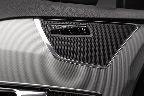 Volvo XC90 14 of 30