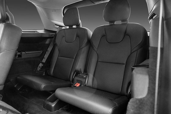 Volvo XC90 17 of 30
