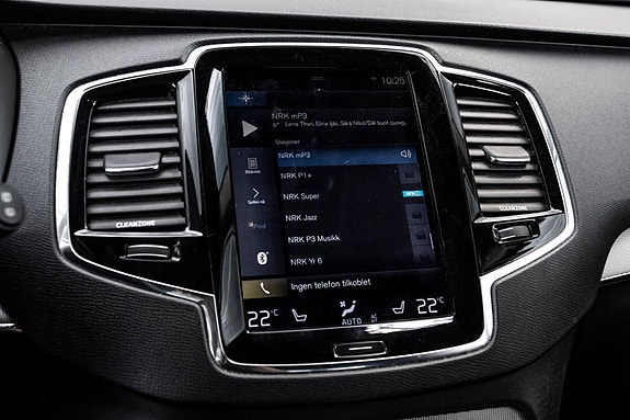 Volvo XC90 26 of 30