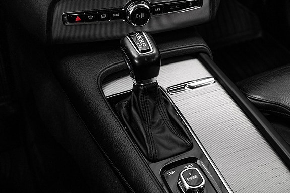 Volvo XC90 23 of 30