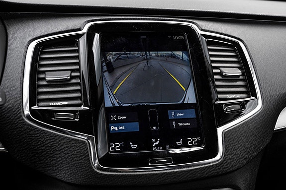 Volvo XC90 29 of 30