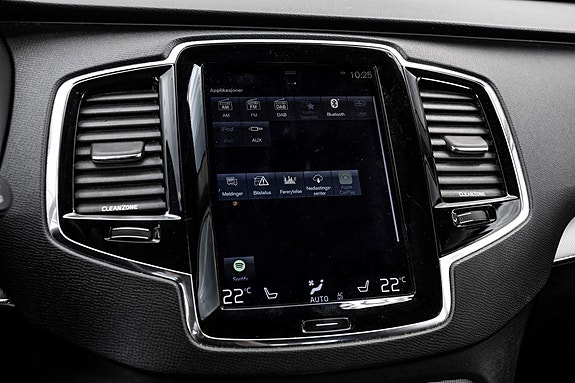 Volvo XC90 28 of 30