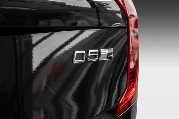 Volvo XC90 10 of 30
