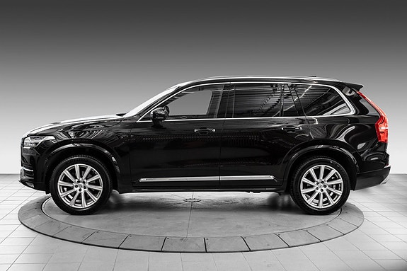 Volvo XC90 3 of 30
