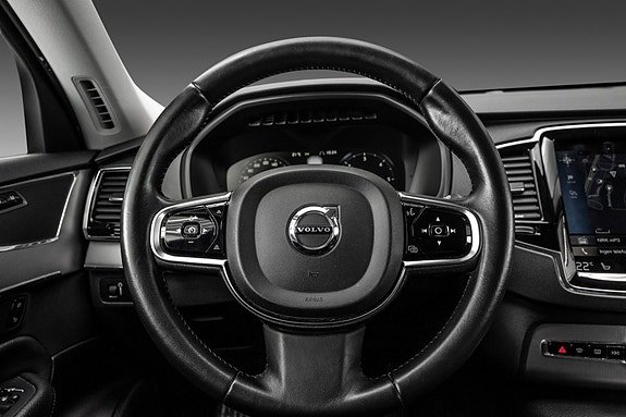 Volvo XC90 19 of 30