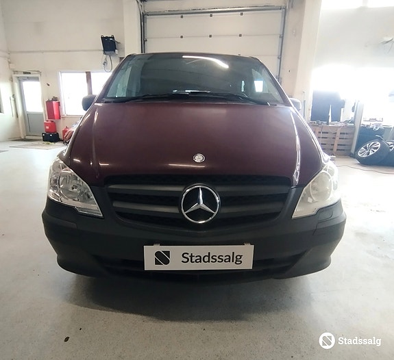 Mercedes-Benz Vito 113 2 of 10