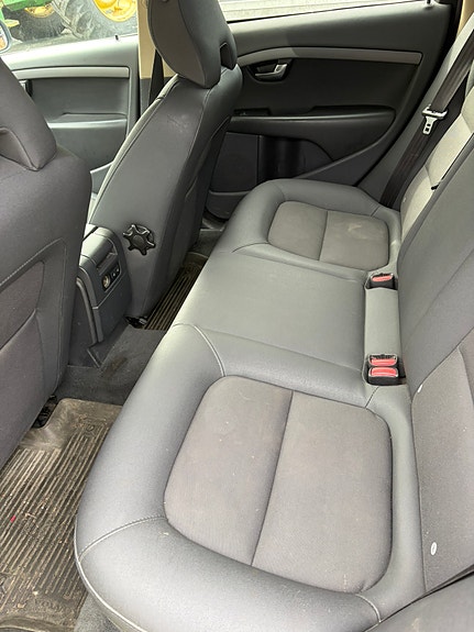 Volvo V70 4 of 6