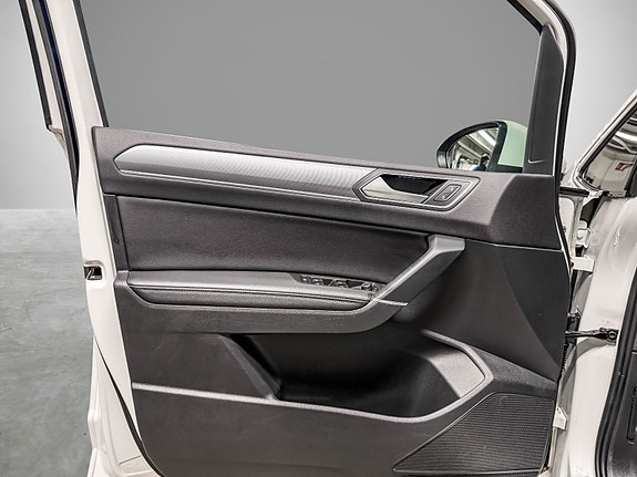 Volkswagen Touran 9 of 30