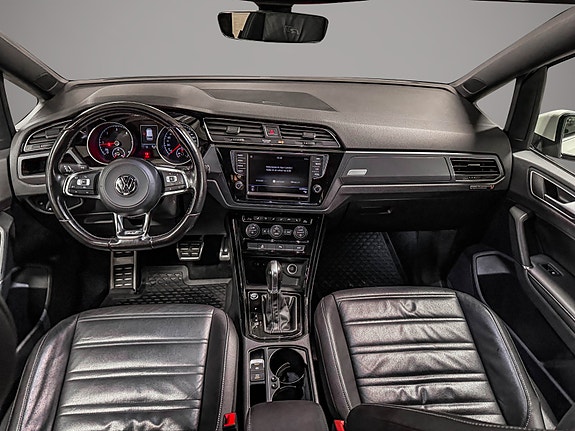 Volkswagen Touran 13 of 30