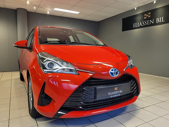 Toyota Yaris 8 of 26