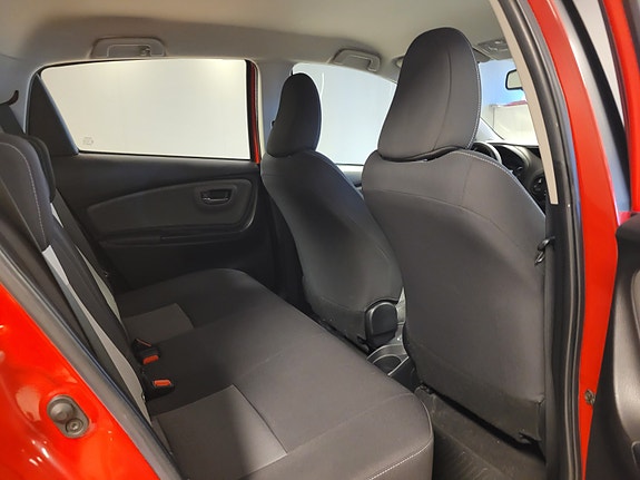 Toyota Yaris 13 of 26