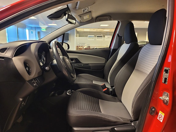 Toyota Yaris 16 of 26