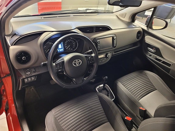 Toyota Yaris 17 of 26