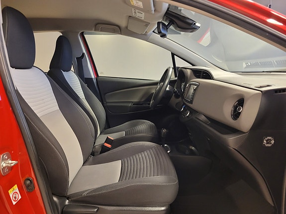 Toyota Yaris 10 of 26