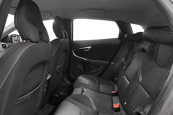 Volvo V40 4 of 14