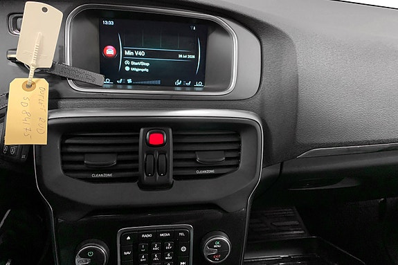 Volvo V40 12 of 14