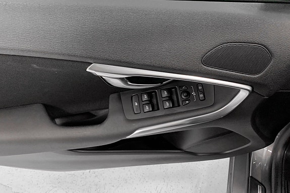 Volvo V40 13 of 14