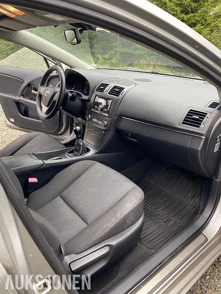 Toyota Avensis 6 of 13
